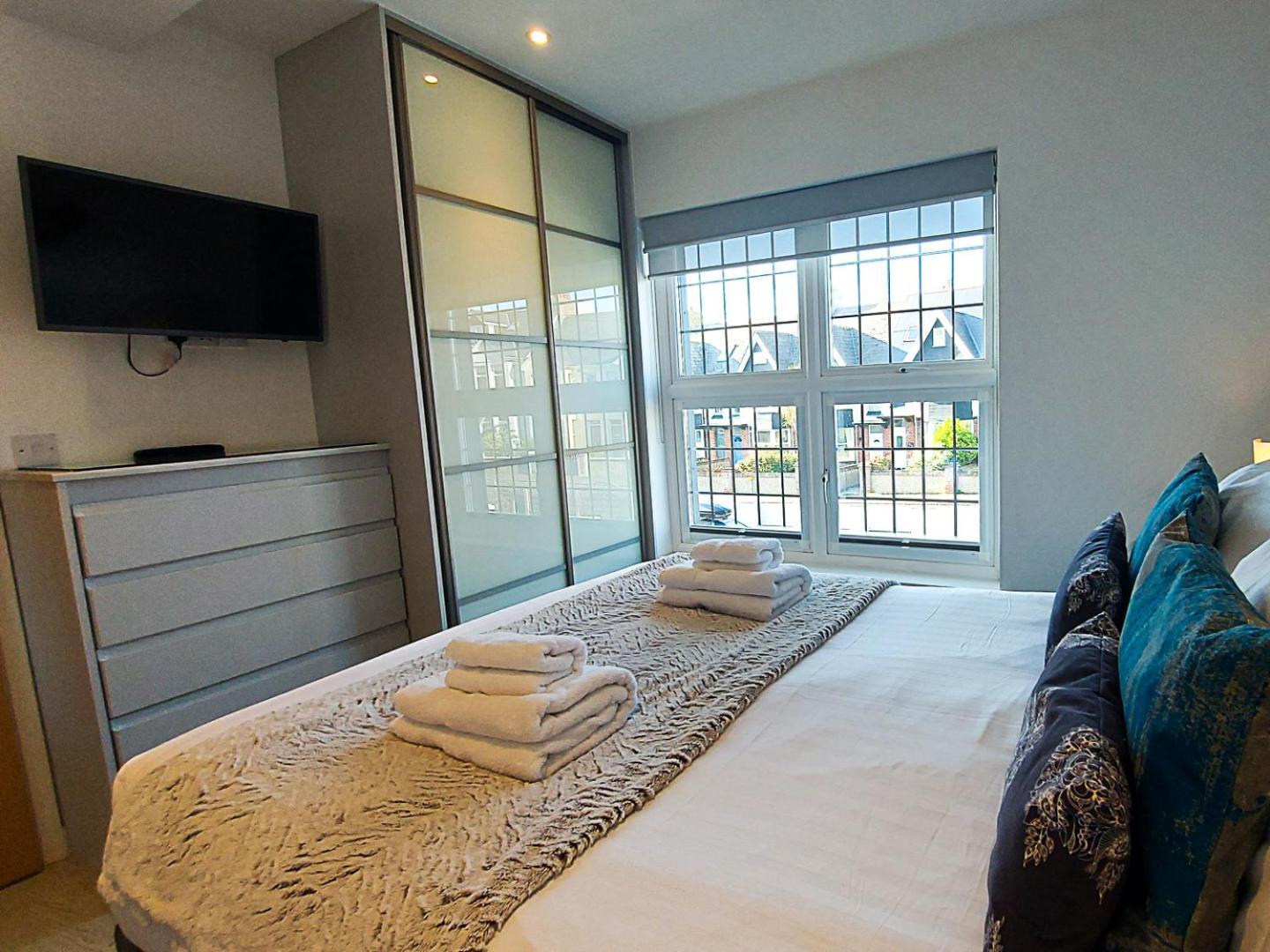 Meadow View Apartments New Quay Exteriör bild